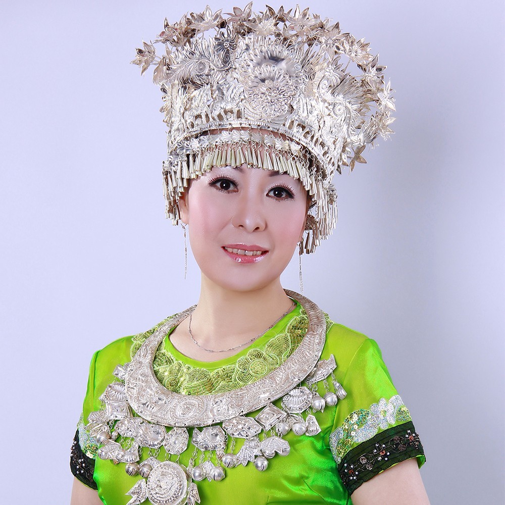 龙荣艳
