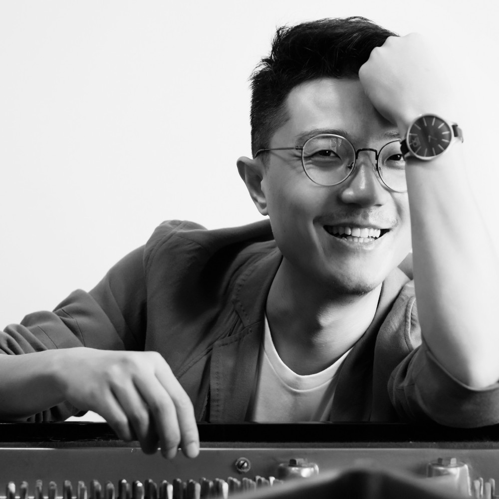 李昂