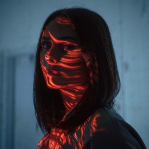 收聽RONIA的it's over歌詞歌曲