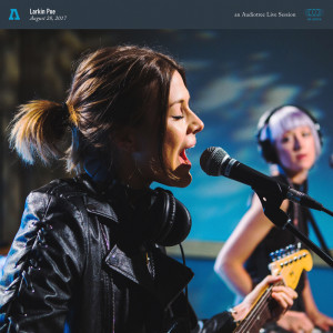 Dengarkan lagu Might as Well Be Me (Audiotree Live Version) nyanyian Larkin Poe dengan lirik