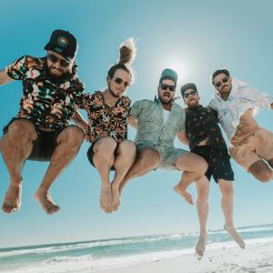 default playlist img