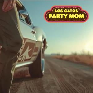 收聽Los Gatos Party Mom的Into The Dark Blue Sky (feat. Luke Sick & Roger Joseph Manning, Jr.)歌詞歌曲