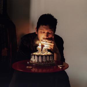 ดาวน์โหลดและฟังเพลง 14 พร้อมเนื้อเพลงจาก Clinton Kane