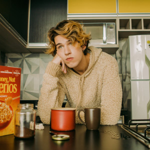 ดาวน์โหลดและฟังเพลง Deixa o Tempo พร้อมเนื้อเพลงจาก Mu Bispo