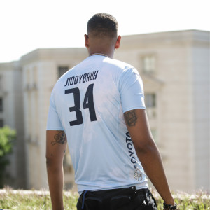 Dengarkan Puma (Freestyle) lagu dari JIDDY dengan lirik