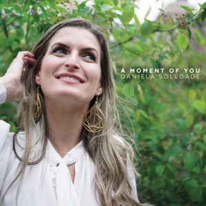 ดาวน์โหลดและฟังเพลง Eu Sambo Mesmo พร้อมเนื้อเพลงจาก Daniela Soledade