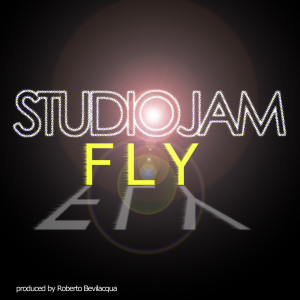 Dengarkan Fly (Original) lagu dari studiojam dengan lirik