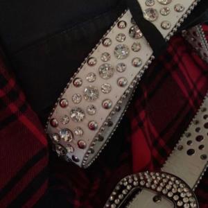 ดาวน์โหลดและฟังเพลง OFF THESE (feat. September X) (Explicit) พร้อมเนื้อเพลงจาก Onlywinter