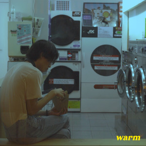 Dengarkan lagu warm (Inst.) nyanyian Junggigo dengan lirik