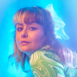 Listen to Le remède song with lyrics from Maeve