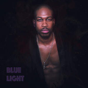 Dengarkan lagu Blue Light nyanyian Venor dengan lirik