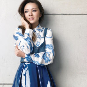 ดาวน์โหลดและฟังเพลง 飄浮女孩 พร้อมเนื้อเพลงจาก JW