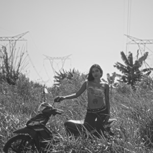 ดาวน์โหลดและฟังเพลง Amanheceu พร้อมเนื้อเพลงจาก Janvi