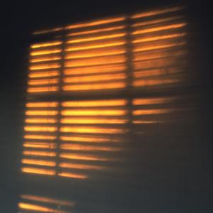 收聽MVNIC的Golden Hour (Explicit)歌詞歌曲