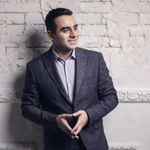 Listen to Azgagrakan Ergeri Sharan song with lyrics from Mavr Mkrtchyan