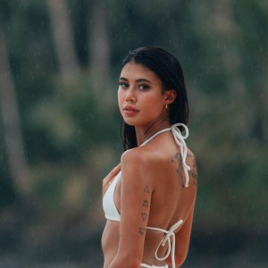Dengarkan lagu Make It Pop (Explicit) nyanyian snoozegod dengan lirik