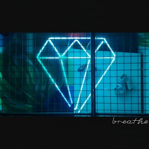 ดาวน์โหลดและฟังเพลง Breathe พร้อมเนื้อเพลงจาก MAKO