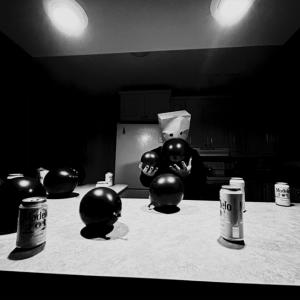 EazyOutsider的專輯Darkness (feat. Teo Laza & Ghost Of Woo)