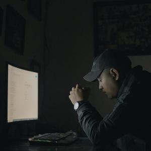 收听Yuda pratama的Lagu Anak Rantau歌词歌曲
