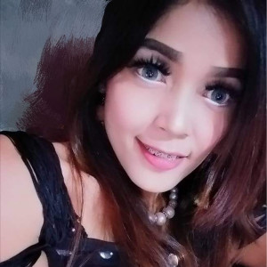 Dengarkan lagu RINDU BERAT nyanyian Sri Cherry dengan lirik