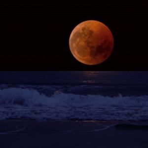 Listen to Runaway (feat. The Mona Leeza) song with lyrics from Heladio