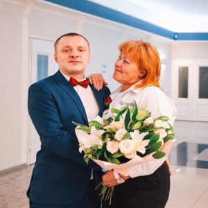 Listen to МАМА (Remix) song with lyrics from Мишаня Росс