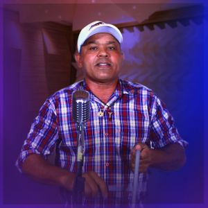 Listen to Eu Parei De Beber song with lyrics from Jair Santana