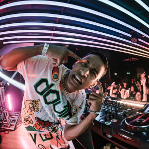 Album Ela Se Envolve (Remix) (Explicit) from Douth!