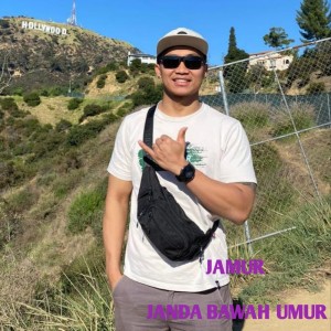 收听Gus Enen的Jamur Janda Bawah Umur歌词歌曲
