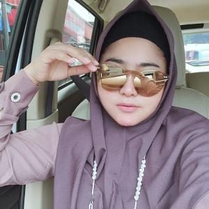 Listen to Sebuah Pengakuan song with lyrics from Rani Rusdy