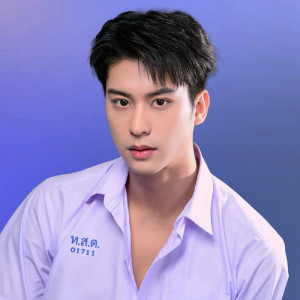 August Vachiravit ดาวน์โหลดและฟังเพลงฮิตจาก August Vachiravit