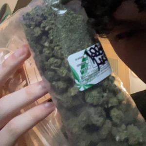 ดาวน์โหลดและฟังเพลง chatter (Explicit) พร้อมเนื้อเพลงจาก goodbyesolace