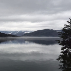 收聽Samr的Dark Strings歌詞歌曲