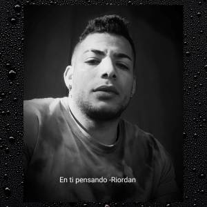 Listen to En Ti Pensando song with lyrics from Riordan