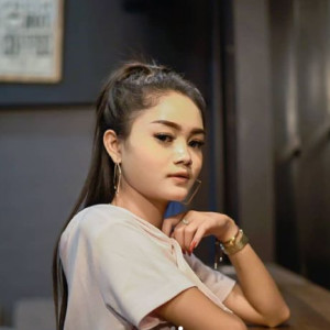 Dengarkan Opo Kudu Aku lagu dari Safira Inema dengan lirik