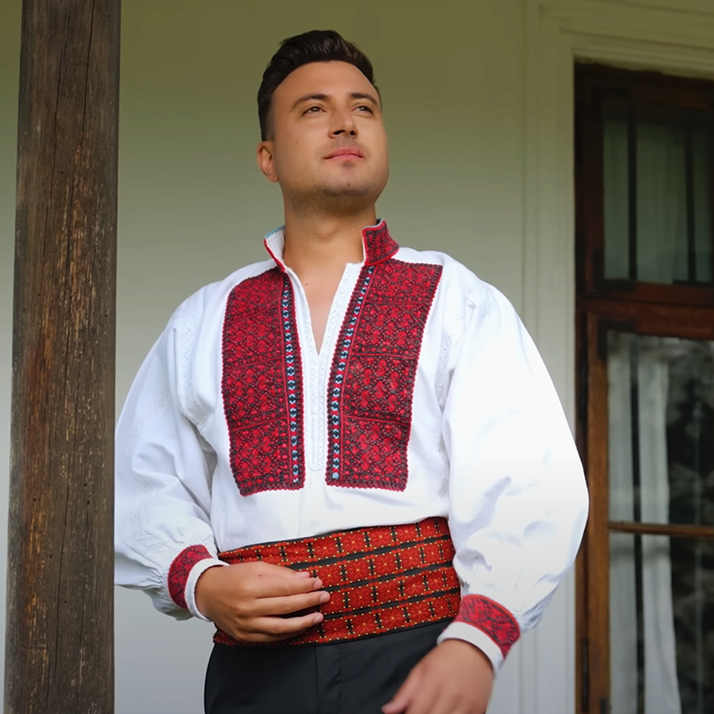 Multe Fete Are Omul