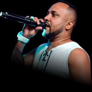 Listen to Medo e Desejo song with lyrics from Kadu Silva Oficial