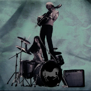 ดาวน์โหลดและฟังเพลง Black Dress Blues พร้อมเนื้อเพลงจาก Crushed Out