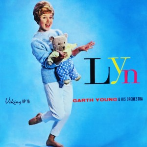 Dengarkan Love Me to Pieces lagu dari Lyn Barnett dengan lirik
