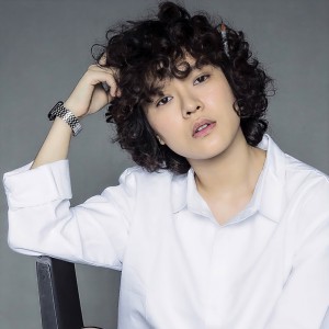 ดาวน์โหลดและฟังเพลง Vì Tôi Còn Sống พร้อมเนื้อเพลงจาก Tiên Tiên