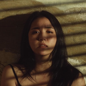 Dengarkan lagu ขี้แพ้ nyanyian Group Star dengan lirik