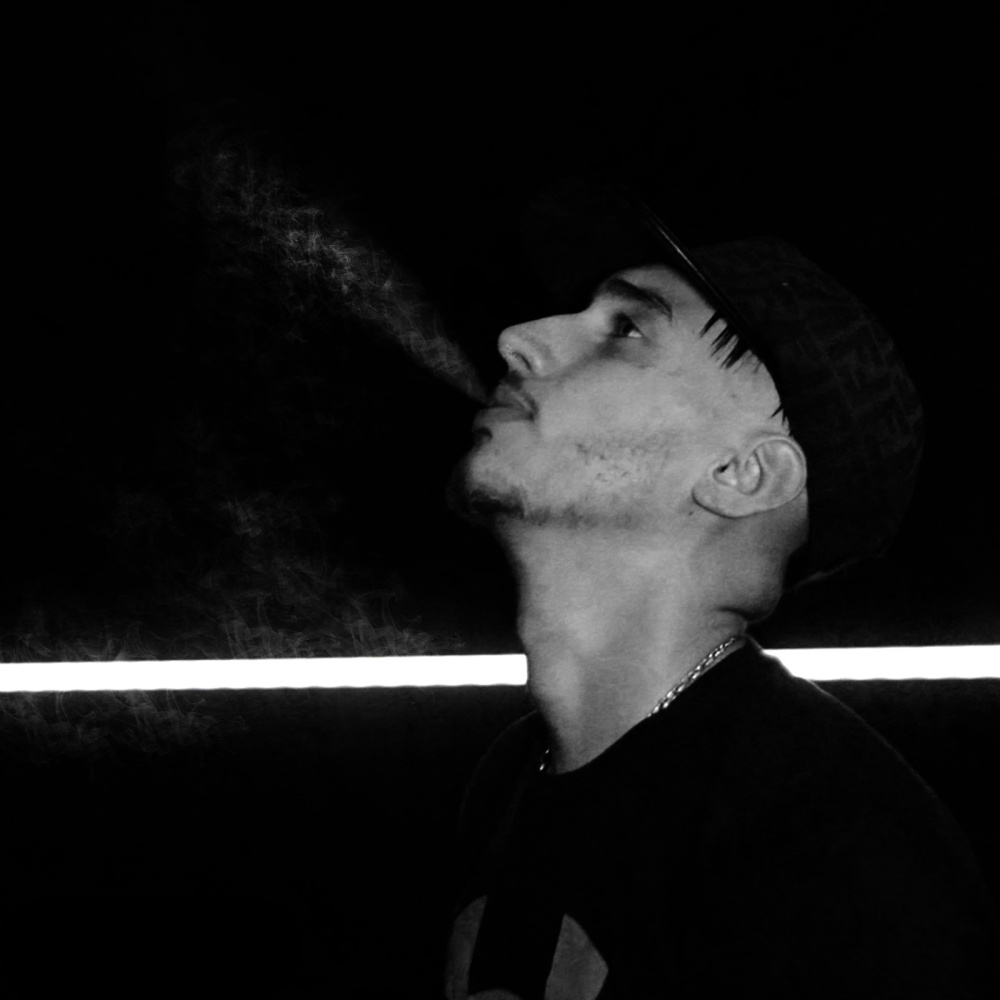 LAISSE NOUS PASSER (Explicit)