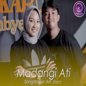 MADANGI ATI (Live) dari Revi