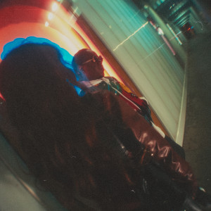 ดาวน์โหลดและฟังเพลง Closer To Us พร้อมเนื้อเพลงจาก Jupiter Grey