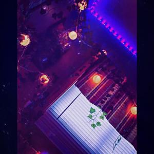 Listen to Retro Vibez (Explicit) song with lyrics from Koru