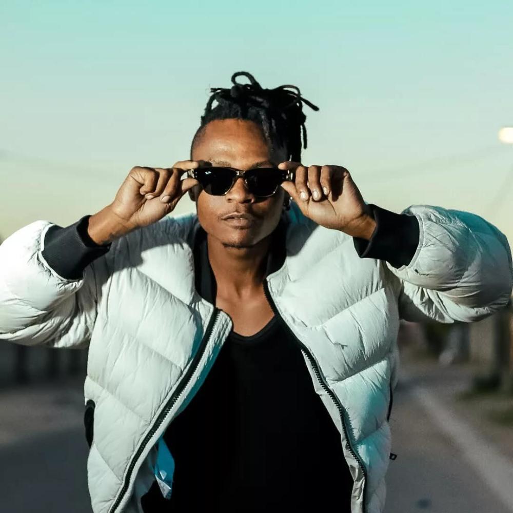 Leswiswi (feat. Gabila 1of1 & WoC) (Explicit)