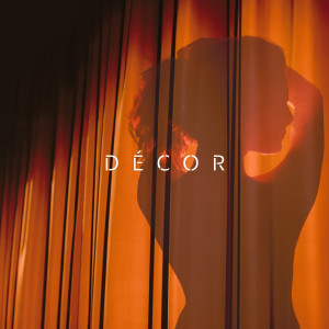 Listen to Décor song with lyrics from Seven7