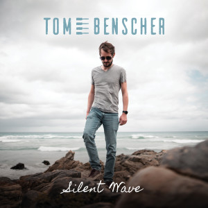 ดาวน์โหลดและฟังเพลง Silent Wave (Piano Version) พร้อมเนื้อเพลงจาก Tom Benscher