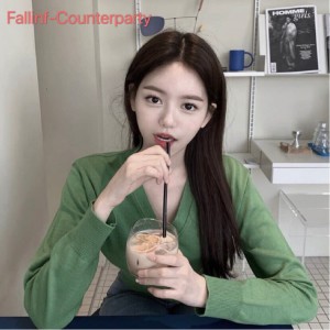 Listen to 鳄鱼小分队 (原版) song with lyrics from Fallinf