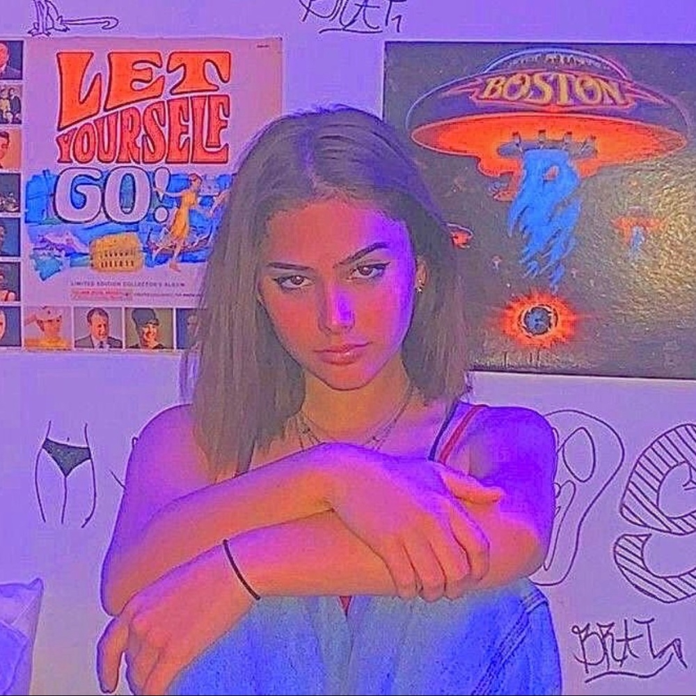 Lovely Night (feat. Maurtinezz) (Explicit)